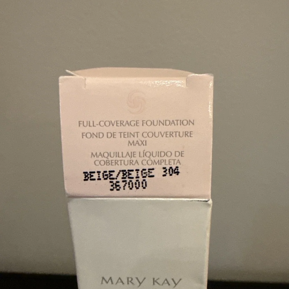 Mary Kay Full Coverage Foundation Beige 304 #367000 Normal to Dry Skin